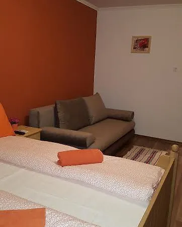 Aranypart Vízparti Apartman *